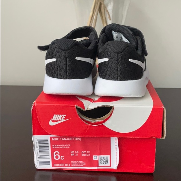 Toddler Nike Sneakers - Picture 3 of 3